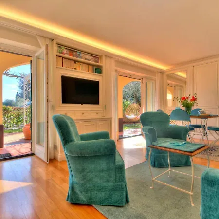 Mares - Sea View, Free Garage Semesterbostad *